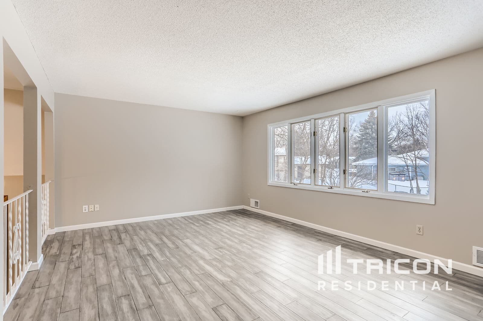 Building Photo - 13450 Wellington Ct