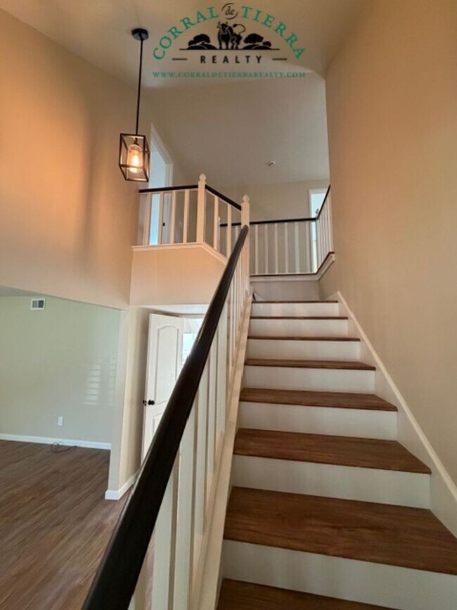 Building Photo - Stunning Single-Family Home in the Prestig...