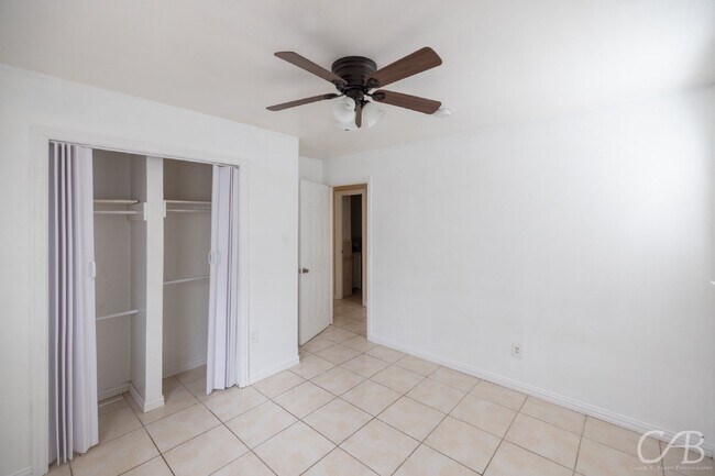 Building Photo - 2902 Bennett Dr