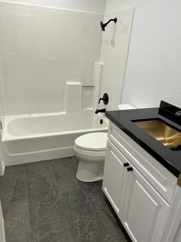 Building Photo - 2601 S Broadmoor Dr