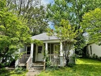 Building Photo - Nicely finished 2 bedroom bungalow