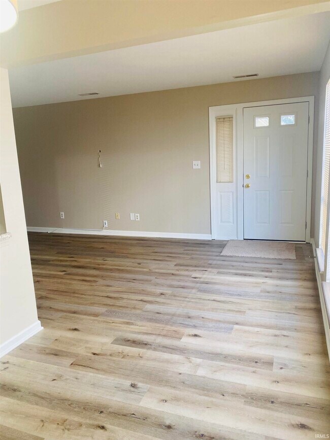 Building Photo - 5024 Woodmark Dr