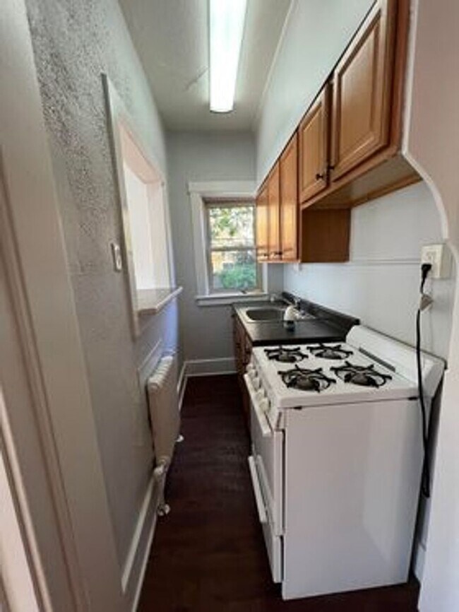 Building Photo - 1625 East Ave | Apt 116 | Incl. Heat| Coin...