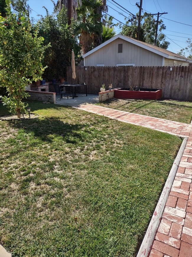 backyard - 2142 S Victoria Ave
