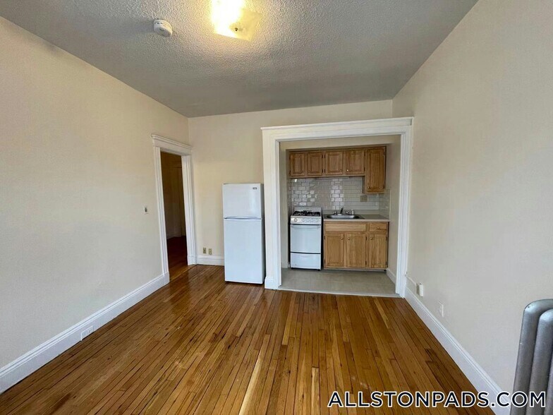 Building Photo - 1160 Commonwealth Ave