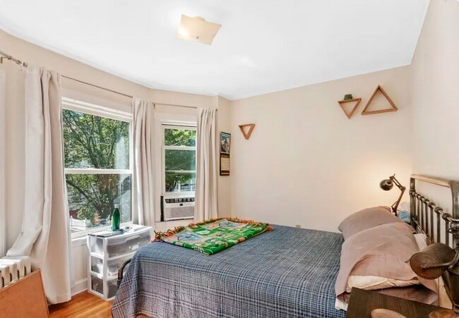 Building Photo - 33 Preston Rd