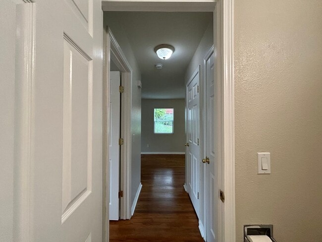 Building Photo - Tranquil 1 Bed, 1 Bath House!