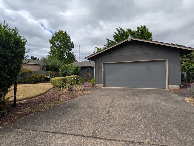 Building Photo - Charming 3-Bedroom, 1.5-Bath Home ~ Landscaping Provided!