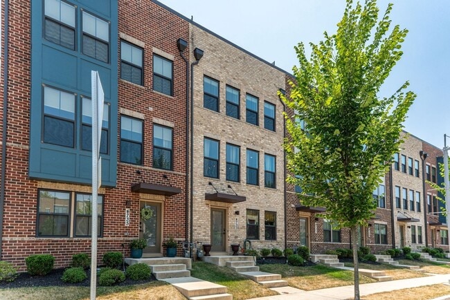 Building Photo - Welcome to your dream townhome - Spacious ...