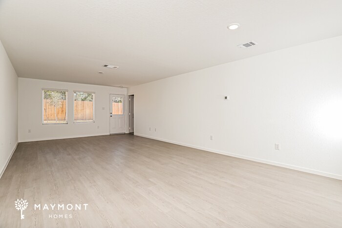 Building Photo - 566 Layne Overlook