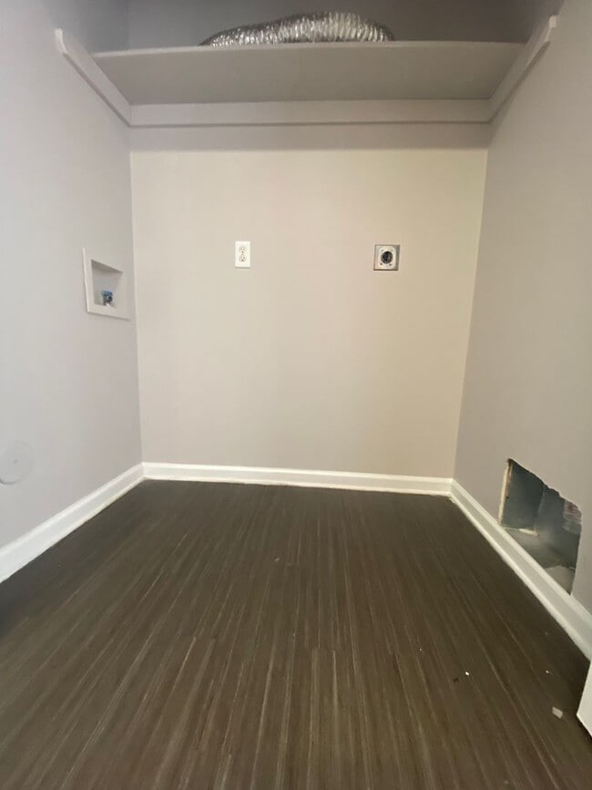 Building Photo - Charming 2 Bed, 2.5 Bath Townhouse in Nort...