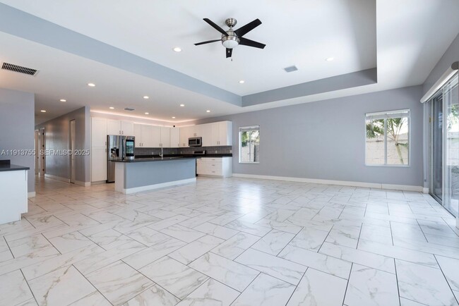 Building Photo - 4920 NE 1st Terrace