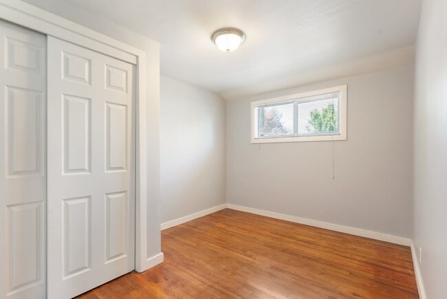 Building Photo - 227 NE 188th Ave