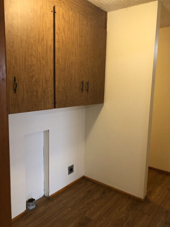 Building Photo - Spacious NW Corvallis Duplex - 3 Bedroom 1...