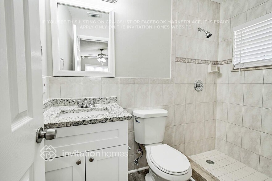 Building Photo - 530 S 13th Pl