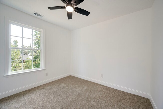 Building Photo - 412 Riley Ln