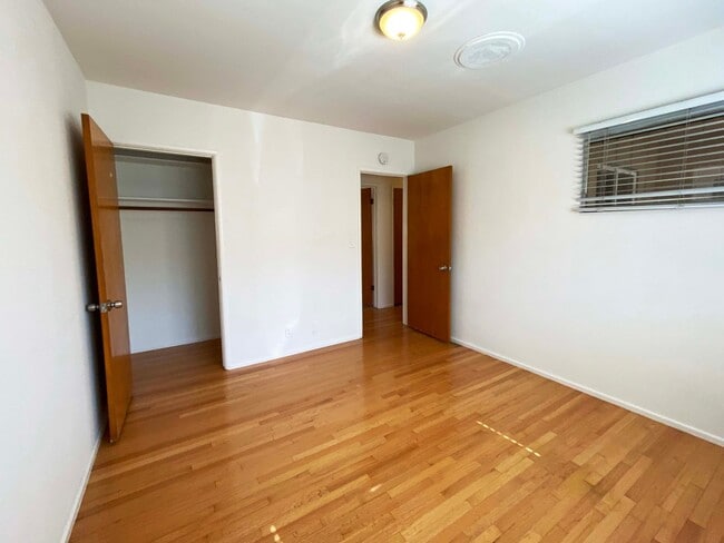 Building Photo - 215 S Baldwin Ave