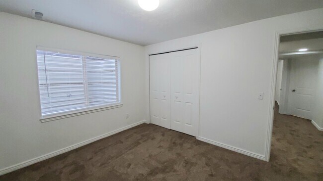 Building Photo - 4446 Shiprock Pl