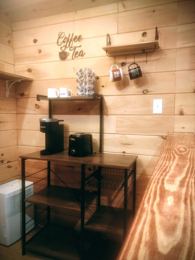 Building Photo - 554 Hovermale Ln