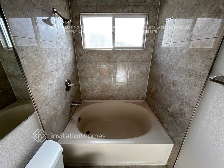 Building Photo - 5618 S Ireland St