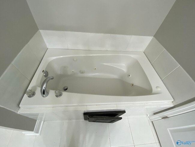 Building Photo - 22873 Horseshoe Bend