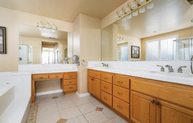 Building Photo - 28263 Infinity Cir