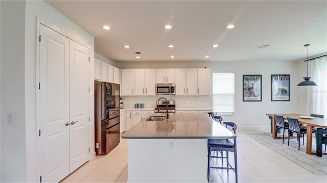 Building Photo - 3338 Great Banyan Way