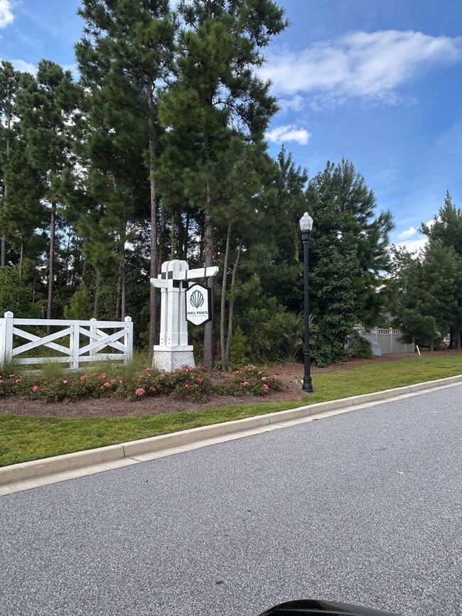 Building Photo - Spacious 3BR/2BA home in the Carnes area!