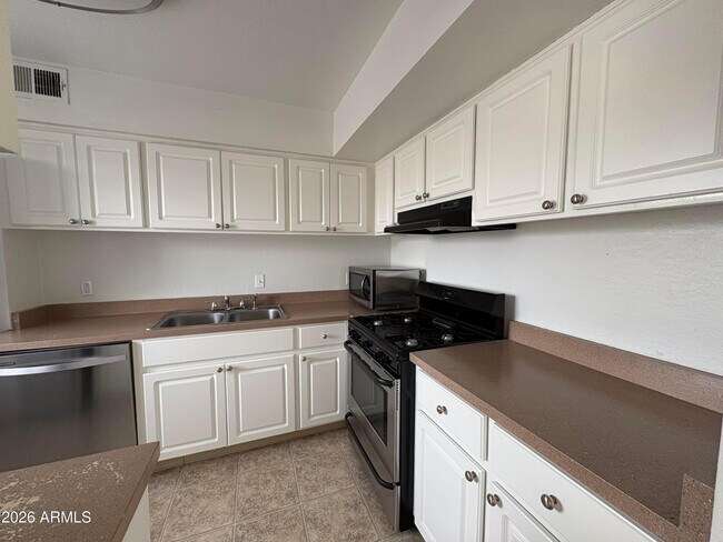 Building Photo - 7141 N 16th St