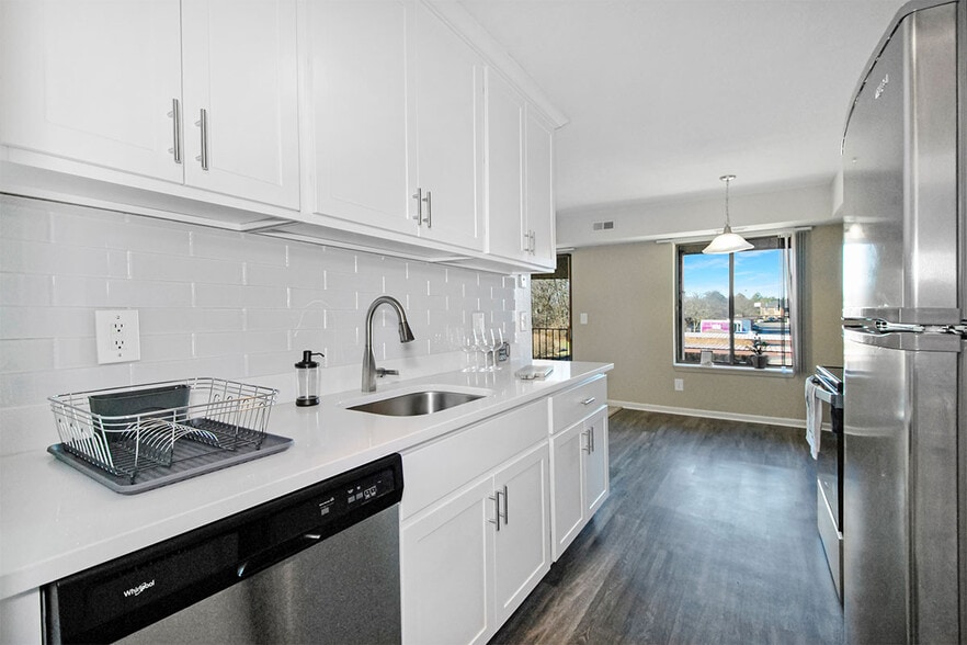 Canterbury Park Apartments 19400 Mayfield Ave Livonia MI 48152