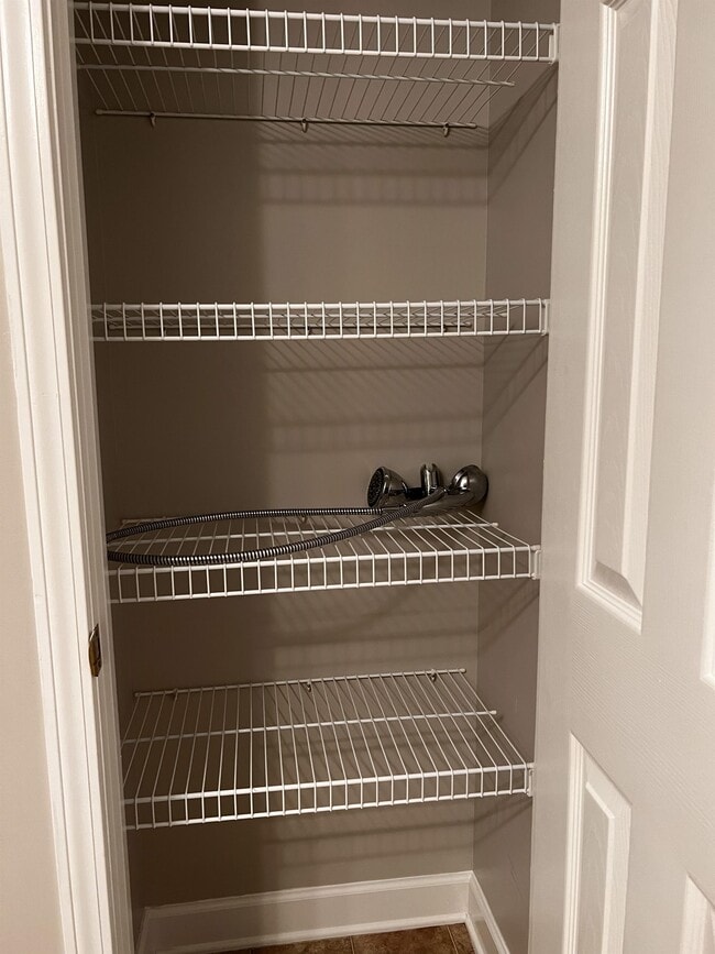 Building Photo - 708 Tattnall Dr