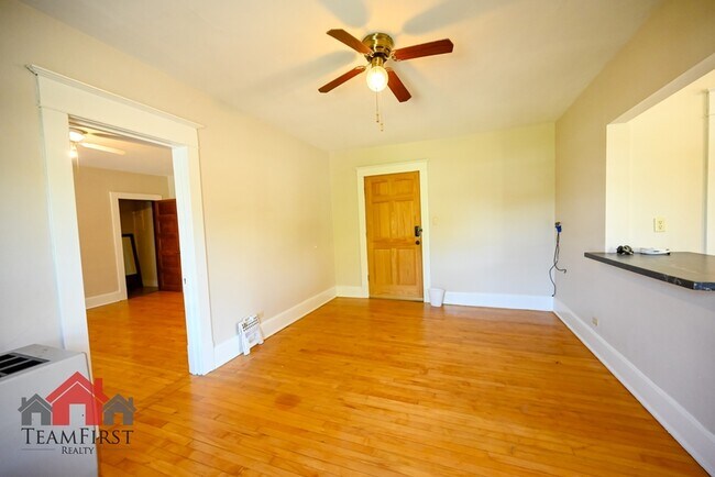 Primary Photo - 205 N Maple St