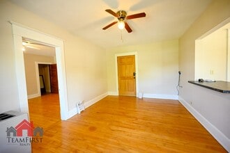 Building Photo - 205 N Maple St