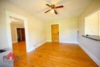 Building Photo - 205 N Maple St