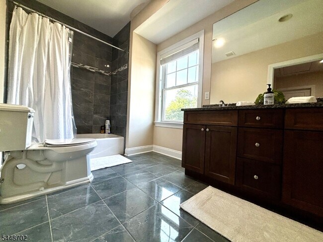 Building Photo - 5 A Foley Pl