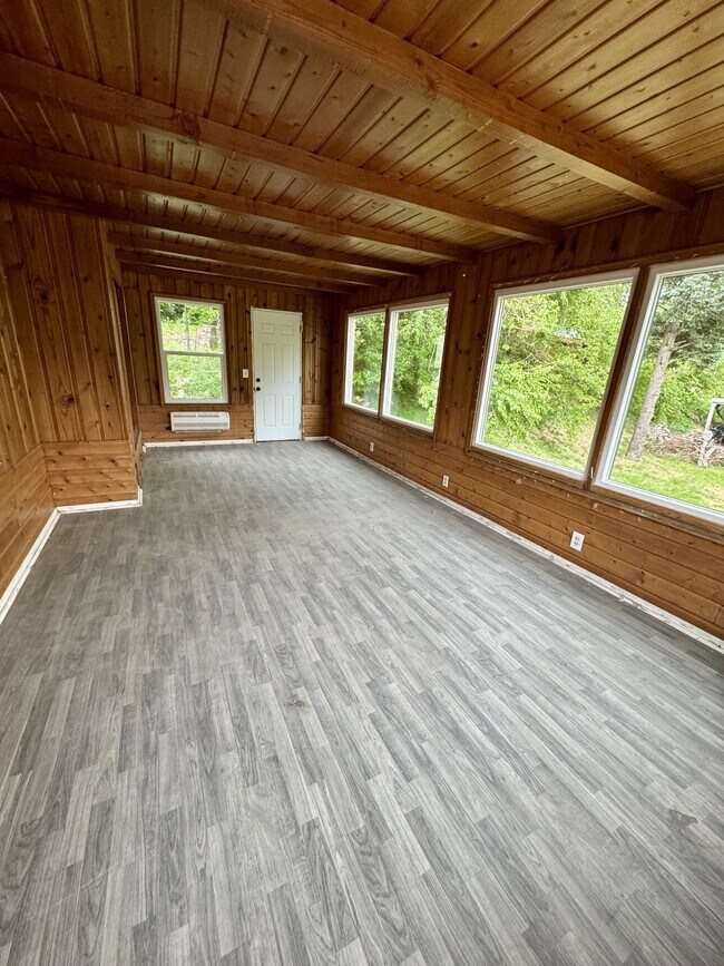 Building Photo - 4725 N 60th St