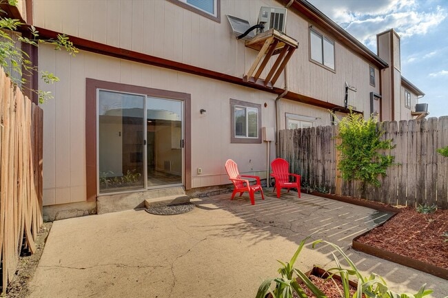 Building Photo - 12500 Brookglade Cir