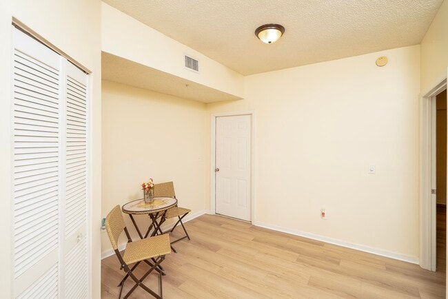 Building Photo - 4010 Grande Vista Blvd