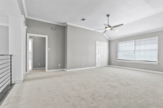 Building Photo - 545 Oak Hill Dr