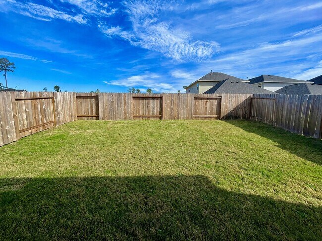 Building Photo - 40621 Guillemont Ln
