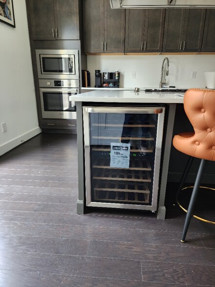 Building Photo - 241 Maynard Terrace SE