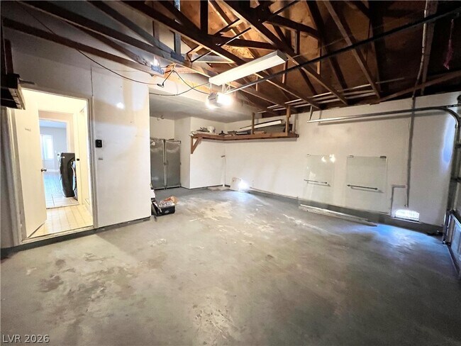 Building Photo - 6446 Meadowlark Ln