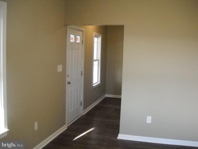 Building Photo - 662 Passage Rd