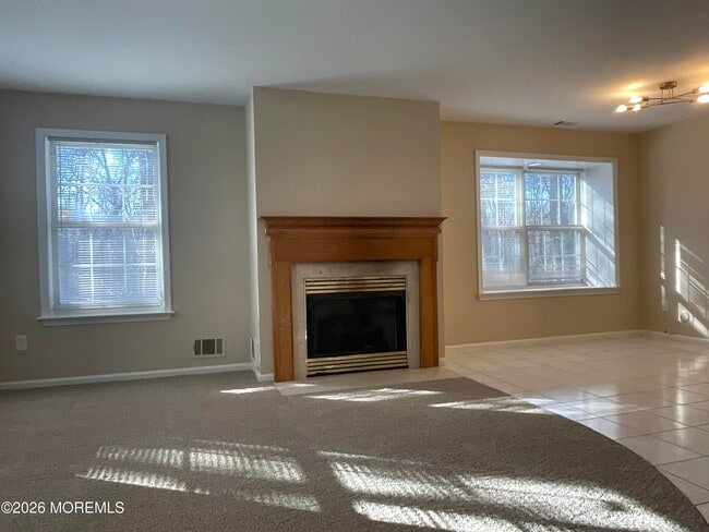 Building Photo - 1121 Roseberry Ct