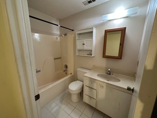 Building Photo - Come take a look at this 2-bedroom 2-bathroom home.