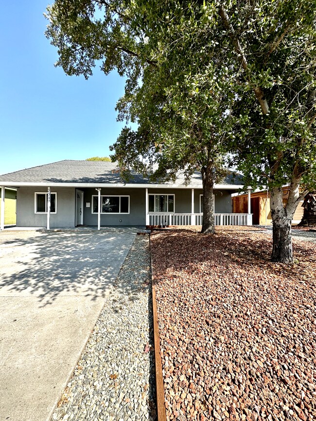 Building Photo - 2037 Robert Way