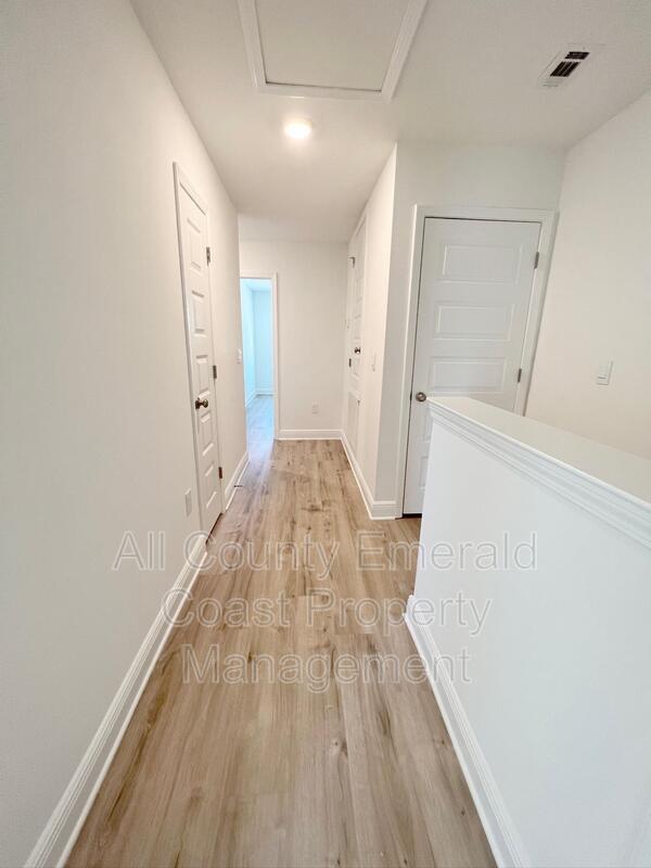 Building Photo - 10 Redbird Lp