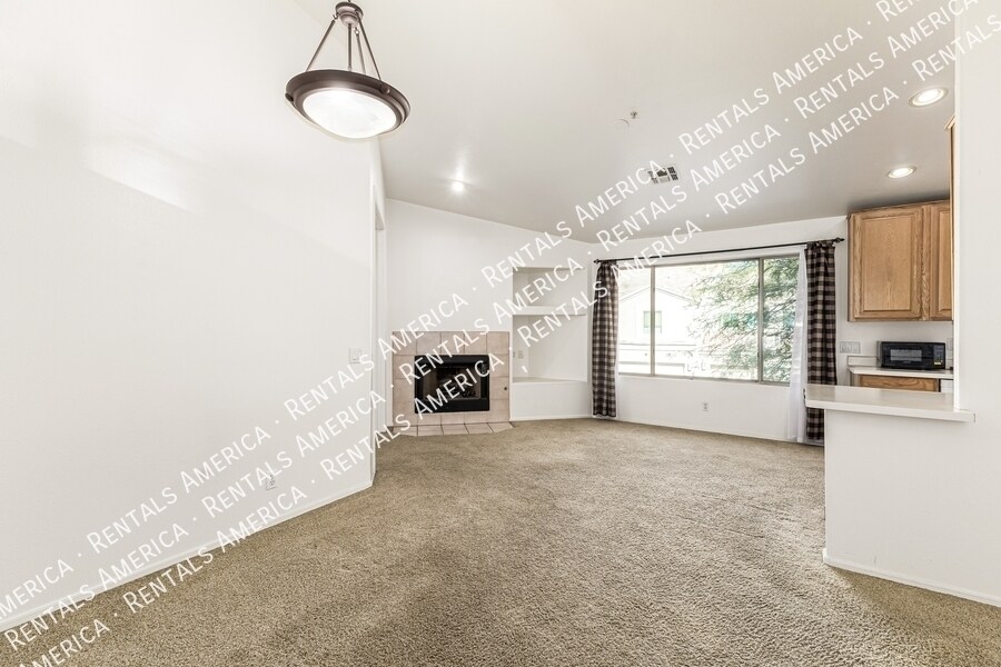 Building Photo - 7550 E Earll Dr