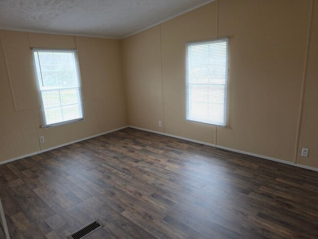 Building Photo - BOWMAN