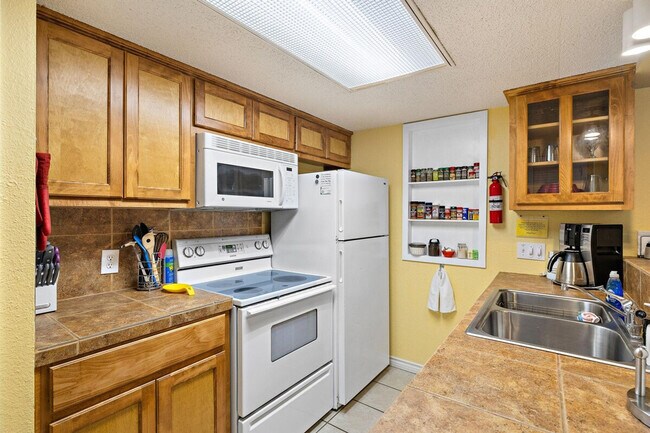 Building Photo - 2204 Trailside Dr